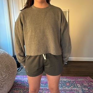 Gray cropped sweatshirt